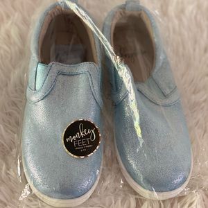 NWT Monkey Feet Enchanted Blue Glitter 6/7yo